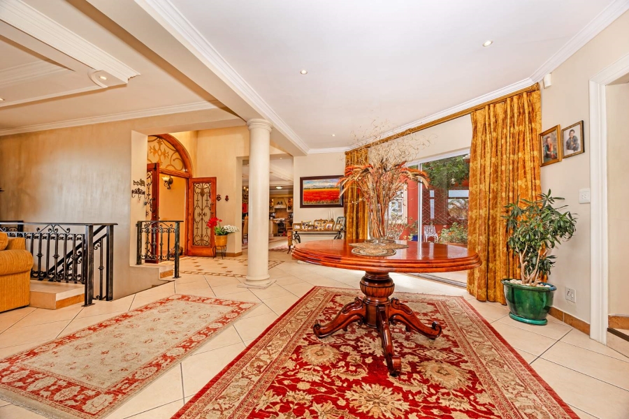 4 Bedroom Property for Sale in Plattekloof Western Cape